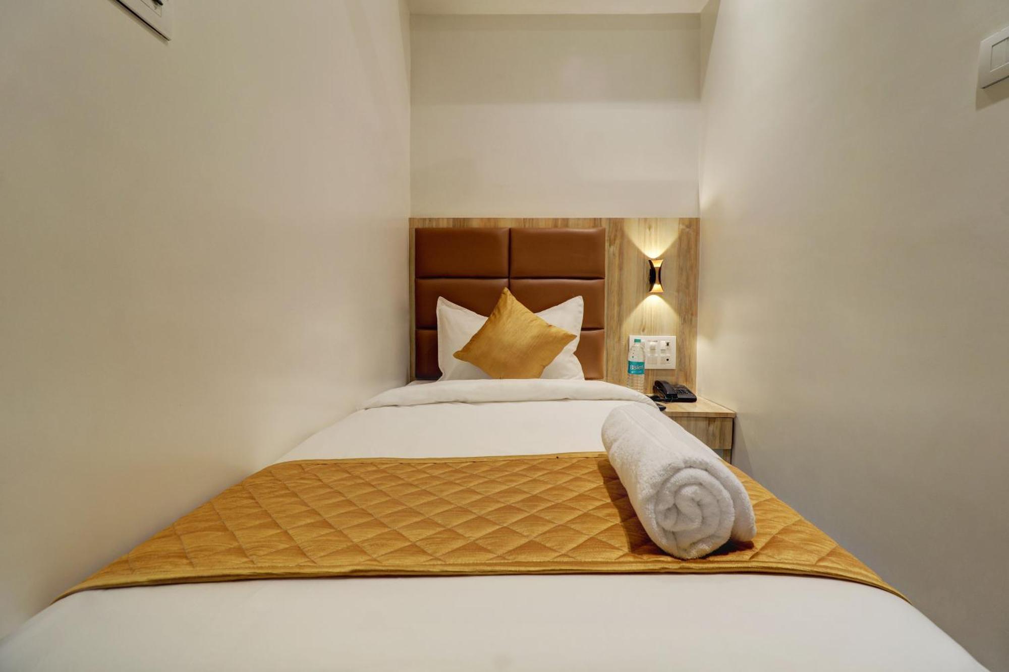 Hotel Enigma Inn Bombaj Zewnętrze zdjęcie